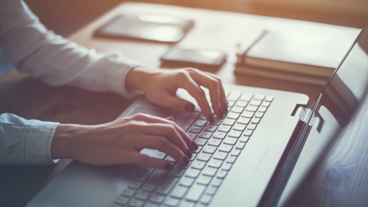 疑わしい取引・要注意人物を検知できる「AML」のシステム | ゴールドオンライン