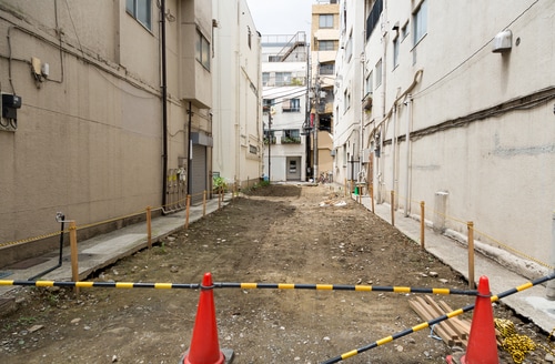 都心でも狭小地ならば安く買えるが…？