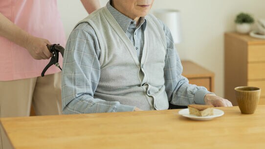 脱サラした介護施設経営者の苦悩…「ボランティアではない」