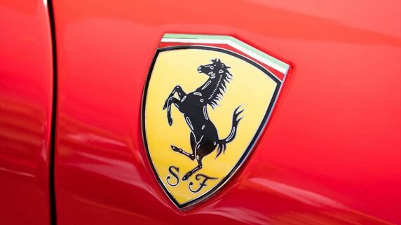 “欲しがる客の数よりも1台少なく作る”…「フェラーリ」が超強気戦略で「世界最強ブランド」となったワケ