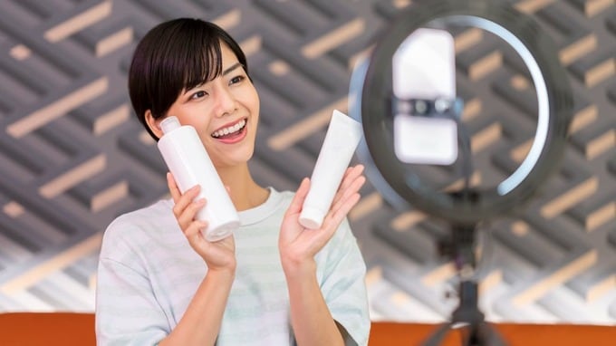 YouTubeでウケる・バズるパターンがここ半年で激変!? 「登録者数130万人超」の“おじさん”が視聴者の心を魅了する「意外な理由」