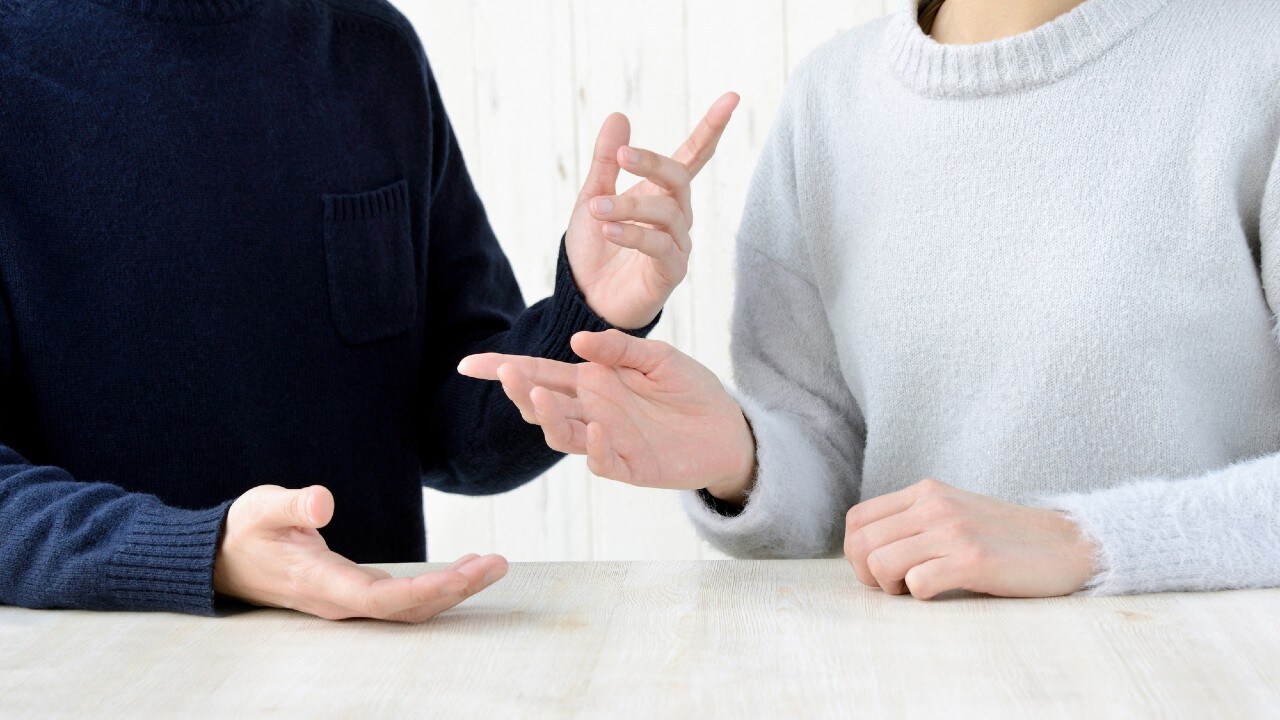 実家暮らしの兄に我慢の限界!妹「母が遺した貯金は私のもの」