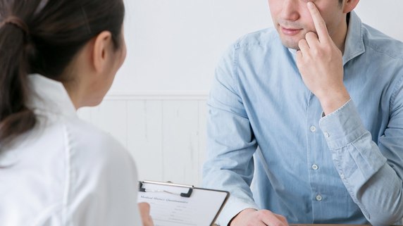 「ずっと目が赤い」は要注意!充血に隠された視力低下の原因