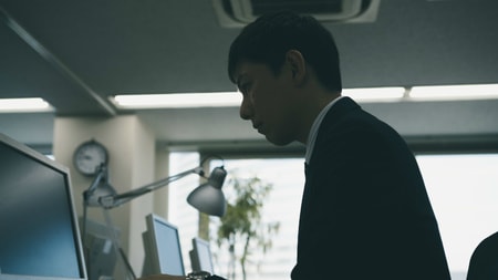 特にやることもないのに…（画像はイメージです／PIXTA）