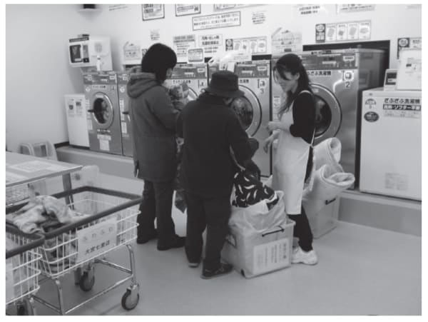 機械の操作に自信のないお客様や初めてコインランドリーを利用するお
客様も、インストラクターがその場で対応するため、コインランドリー
を利用する敷居が下がるという効果も
