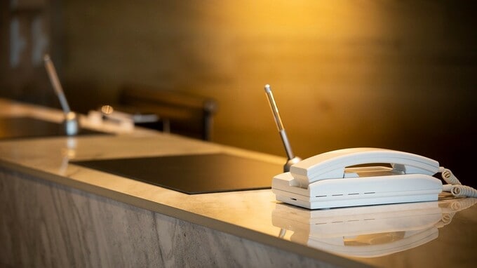 人の目による監視ができない「無人運営」でも…「ホテル」のセキュリティを守る方法