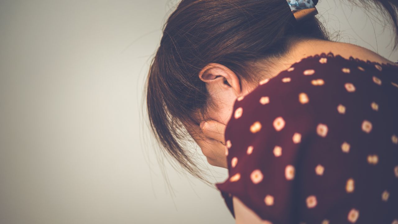 月収39万円の50歳会社員父、上京した娘から「ごめんなさい…」と緊急LINEで激震。妻となんとか解決させるも、半年後に二度目の「ごめんなさい…」と嗚咽で呆然