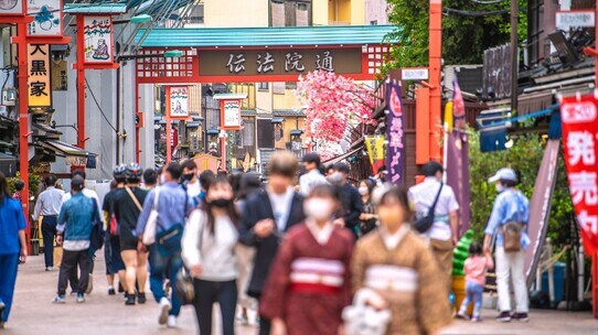 ワクチン接種後にやりたいこと…圧倒的に国内旅行、経済的余裕や子育て中など家庭環境で違いも