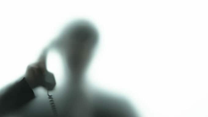 カバンに300万円が!? 恐ろしい…高齢者を狙う「詐欺の手口」