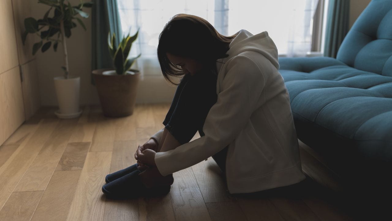 お父さん、助けて…月収49万円・52歳サラリーマンの娘、上京13日「目の前で20万円が消えた」と絶望。警察も銀行も「返金不可」と告げた残酷な結末 