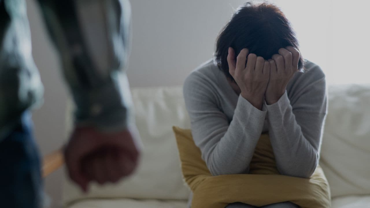 「もう俺の役目は終わったよな」退職金2,900万円・55歳銀行員の夫、定年を機に突き付けた熟年離婚。扶養内パートの妻が青ざめたワケ