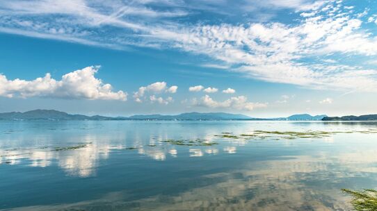 ポスト京都・ニセコ？訪問者数45位の県、フェリーで4時間…“行きづらすぎる島”に、世界の富裕層が行きたがる理由
