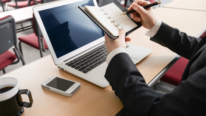 会社の繁忙期・閑散期の管理で高める「経理の作業効率」