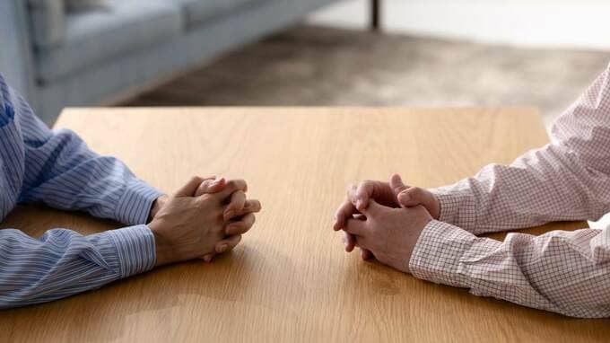 「夫婦は、もう卒業でいいよな」〈退職金2,300万円〉60歳定年夫、第二の人生で選んだ“意外な決断”