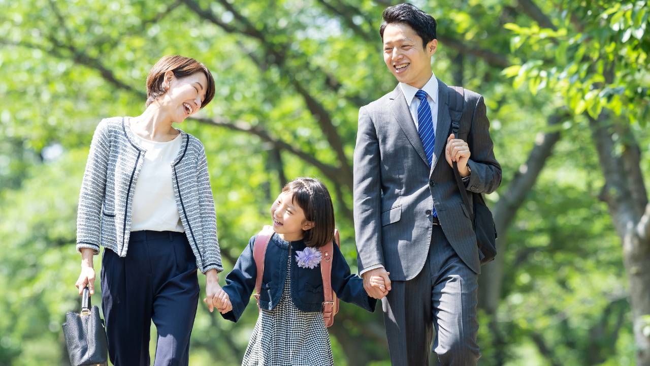 40歳・年収500万円の会社員が月3万円を「新NISA」で25年積立→65歳時点の資産額は？【利回り3～5%でFPが試算】