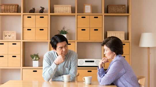 60代夫婦「もう、この家に住むのはしんどい」自宅の建て替えを検討するが…定年後の「住宅ローン」はありか？【FPが解説】