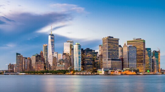 米国「格差社会」の象徴「都市部の失業者」が激減「みんなお金を使いたがっている…」コロナの反動では片づけられないワケ
