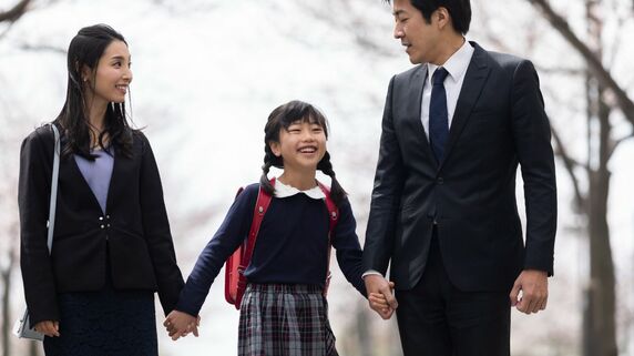 小2の娘が成人式を迎える頃、自分は70代…〈世帯年収1,250万円〉港区在住・58歳“高齢パパ”が向き合う「静かな覚悟」