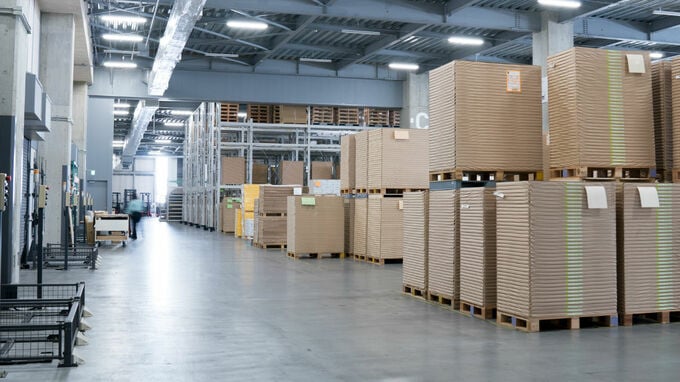 なぜ建てる？首都圏で「超大型倉庫」が建設されまくりの危険度