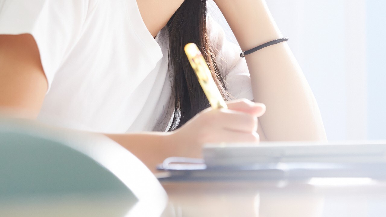 東大・京大に合格させた母が「学校の宿題で十分」だという理由