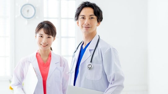 シナジー効果で大繁盛・方針の違いでケンカ別れ…クリニックの共同経営のメリット・デメリット