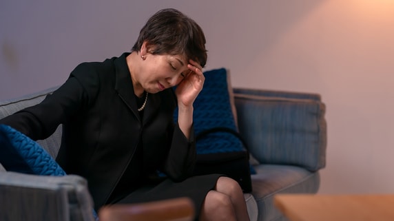 お義姉さんとは揉めたくないんです。70代妻が直面した亡き夫の実家問題…45年間放置された〈持ち分評価額1,000万円の共有財産〉を換金する決意ができたワケ【相続の専門家が解説】