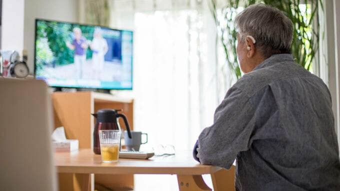 「まさか我慢していたなんて…」〈老人ホームに入居した90歳父〉を訪ねた58歳長男、居室で目撃した“思いもよらぬ光景”に涙
