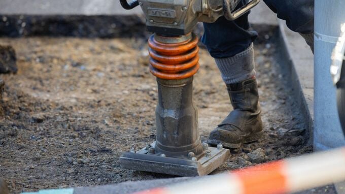 整地とは？費用やリスク、造成・敷均し（しきならし）との違いを解説