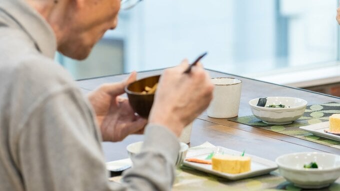 「頼む、少しでいいから働いてくれ…」〈年金月19万円・79歳父〉、22年無職の〈52歳ひとり息子〉に絞り出した本音