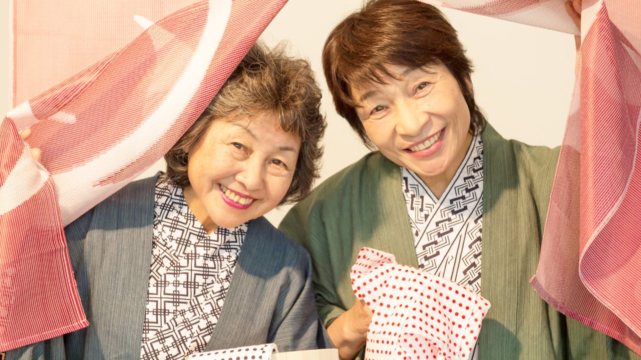 主人が亡くなっても幸せです…結婚50年・78歳夫を亡くした72歳妻。楽しみは「年に4回の温泉旅行」、悠々自適な老後を実現する「遺族年金額」