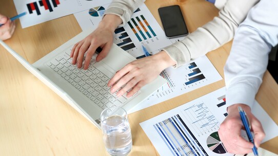 海外進出の資金を調達…学生主導のクラウドファンディング