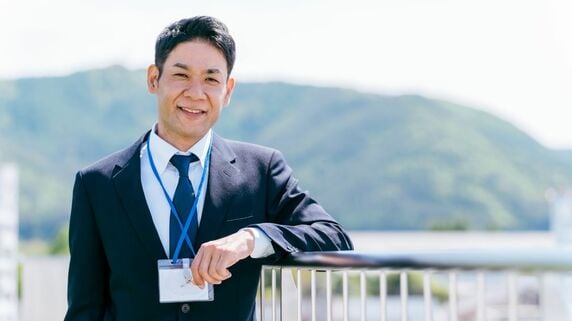 「1,500万円、いますぐ払え」溢れる地元愛で東京からUターンし、大きな実家で両親・妻子と暮らす幸せな55歳公務員の長男。父の死後、東京から来た高収入エリート次男の“非情な宣告”で詰んだワケ【税理士の助言】