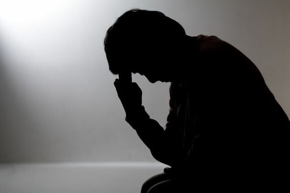 夫の世話と、繰り返される質問に答えることが生活のすべて…認知症を患う90代夫を10年介護した80歳妻の嘆き。「老老介護」で追いつめられる介護者のリアル