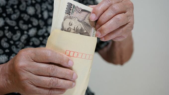 「ばあちゃん、ありがとう！」資産1億2,000万円の85歳・認知症祖母から“計6回の結婚祝い600万円”を戸惑いながら受け取った孫の末路…税務調査で突きつけられた〈絶望のペナルティ〉【税理士が解説】