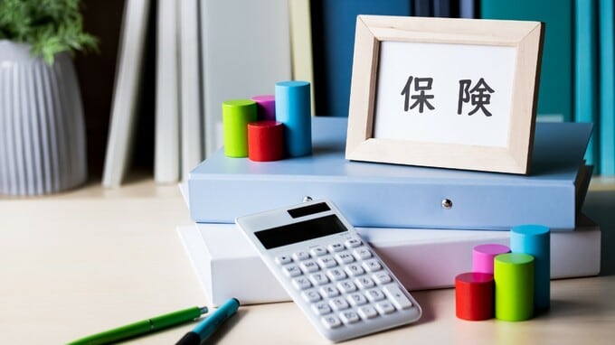 不安回避 vs.一獲千金、目指す着地点は異なるけれど…「保険」と「宝くじ」に見る類似性