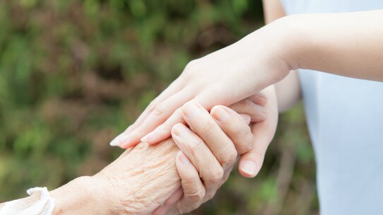 子どもの「母さんの面倒をみるよ」があてにならない理由