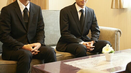 愛人を「内縁の妻」として保険金の受取人に指名した男