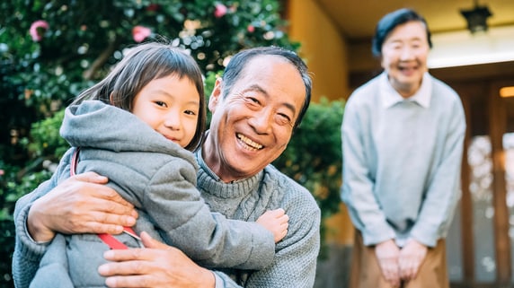 「もう義実家には行きません」38歳教員妻がセパレート帰省に踏み切ったワケと3年後に直面した〈実家じまい〉の現実