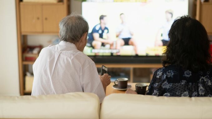 「ただ食べて、寝るだけの毎日でした」…年金月22万円・60代夫婦の隠居生活。“予期せぬ事態”の始まりは、次女が「震える声」でかけてきた1本の電話 