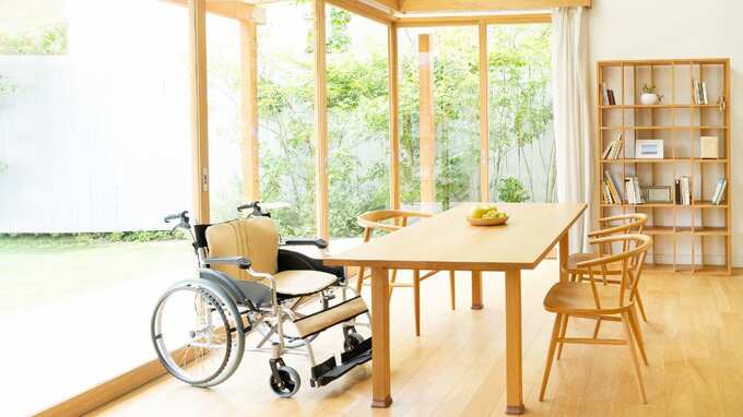 「そんなはずじゃなかった」年金月13万円の母、介護施設入所で“毎月マイナス5万円”の現実