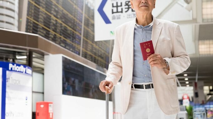 お金はあの世に持っていけないからね…資産8,500万円達成でリタイアした60歳独身会社員、「全財産使い切る」と旅行三昧。欲望のまま暮らすも、5年後に考えを翻したワケ