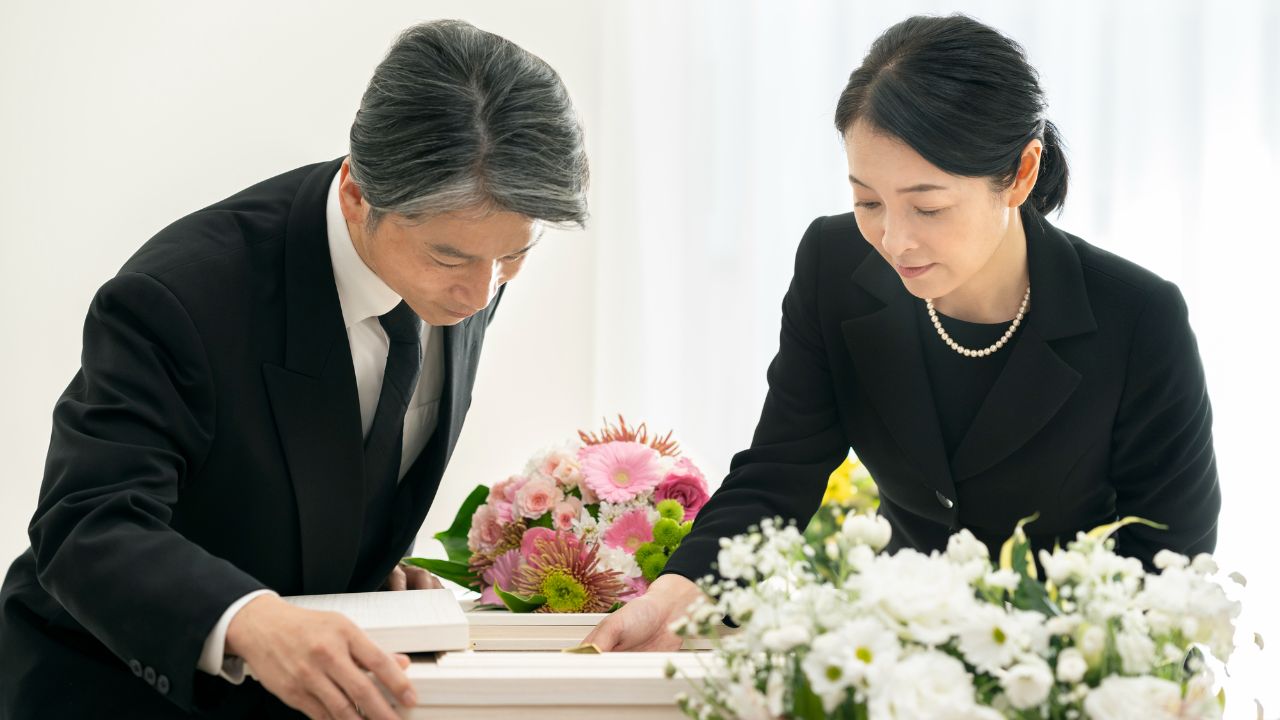 いい葬式だったな…「貯金300万円」「年金月15万円」の80歳父が死去。和やかな家族葬で送ってあげたが、大波乱の幕開けでしかなかったワケ