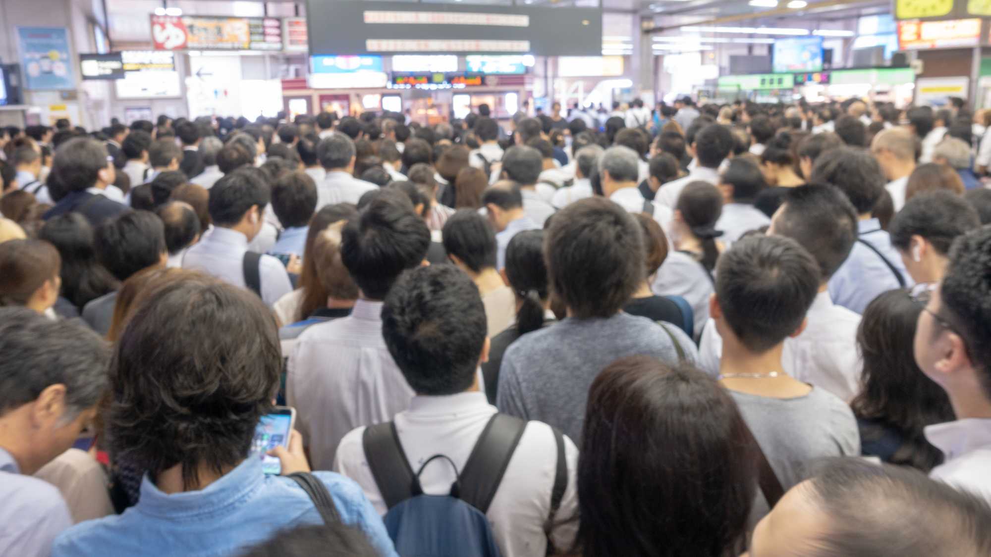 「現金給付合戦」の悲惨…民間の平均年収433万円は国会議員のおよそ「3ヵ月分」