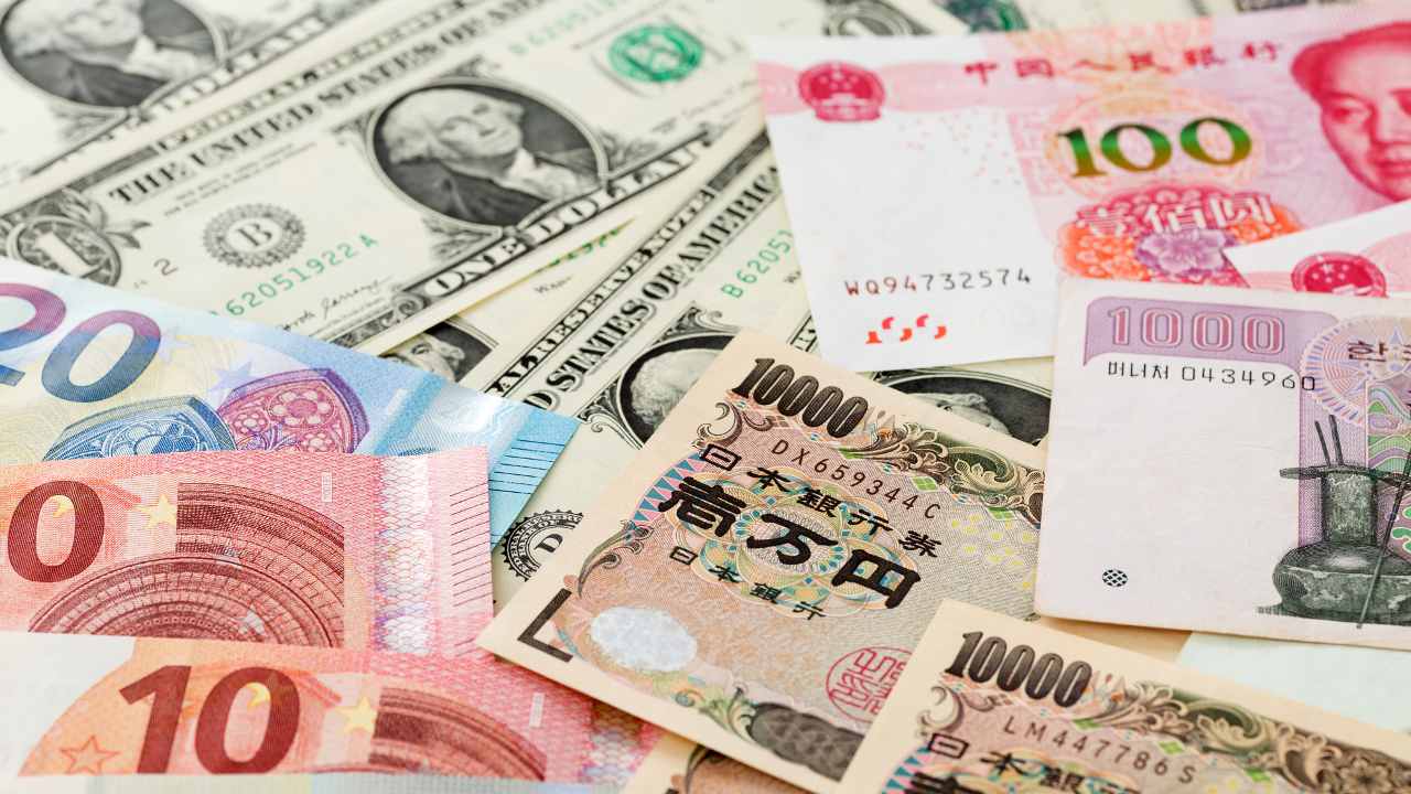 米国物価統計を控え、香港市場は前日終値を挟んで一進一退