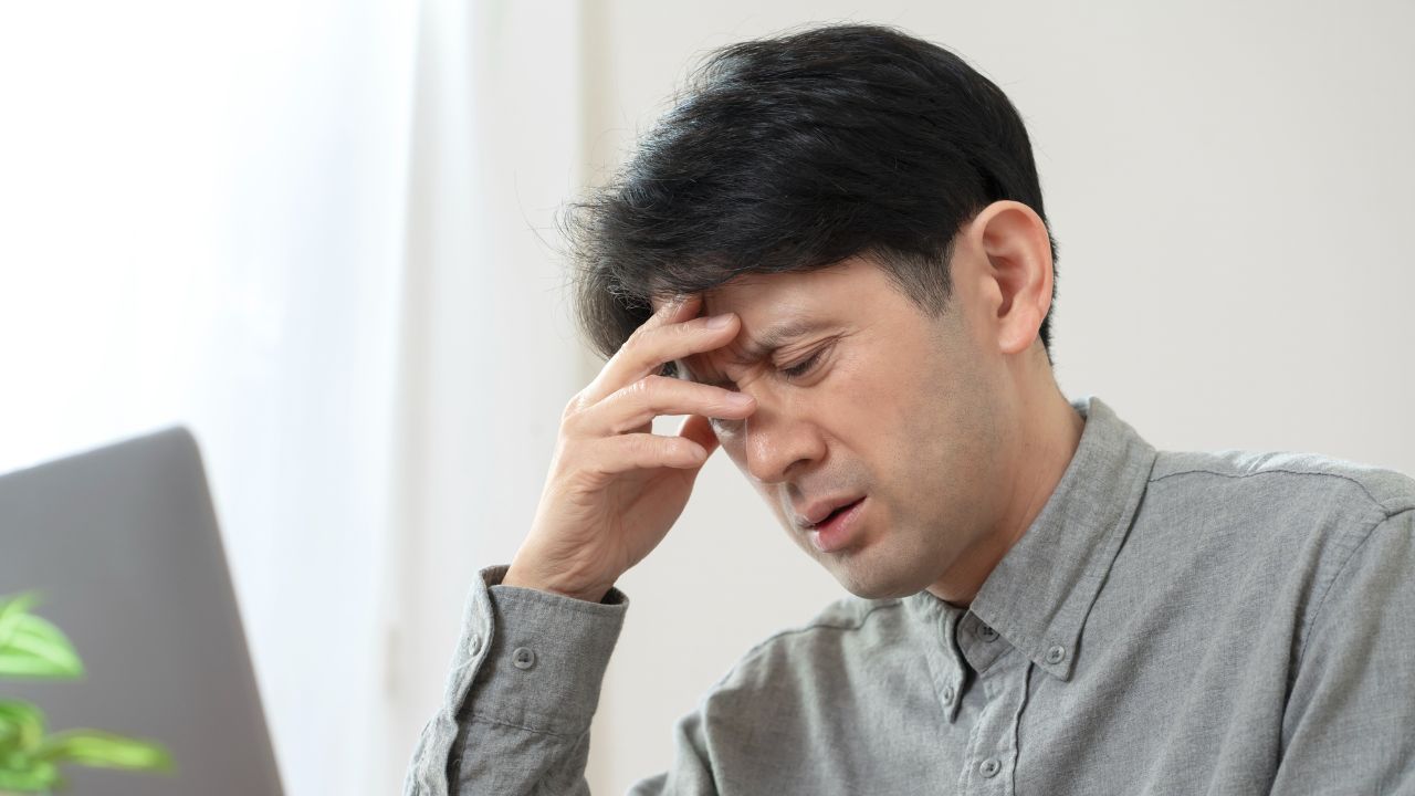  もう無理だ…〈手取り月38万円〉45歳のサラリーマン。ローンと学費で火の車だが、田舎の母の「上京宣言」に撃沈