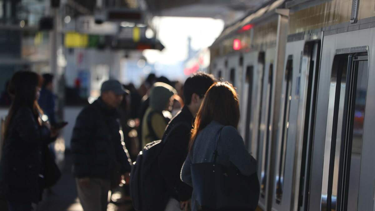 労働時間 平均38時間 日本人は 働いてもジリ貧 という空しい現実 資産形成ゴールドオンライン 労働時間 平均38時間 日本人は 働いてもジリ貧 という空しい現実 資産形成ゴールドオンライン