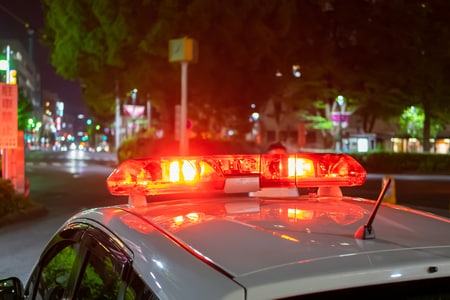 毎度警察が出動する事態に。（※写真はイメージです／PIXTA）