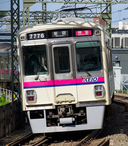 超・過密列車の「京王線」…沿線で住むならどこにする？ | ゴールドオンライン