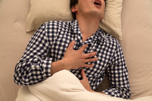 睡眠中に無呼吸を何回も繰り返す…