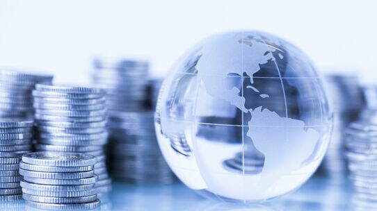 海外の金融資産を捕捉…各国の税務当局が協力する「CRS」とは